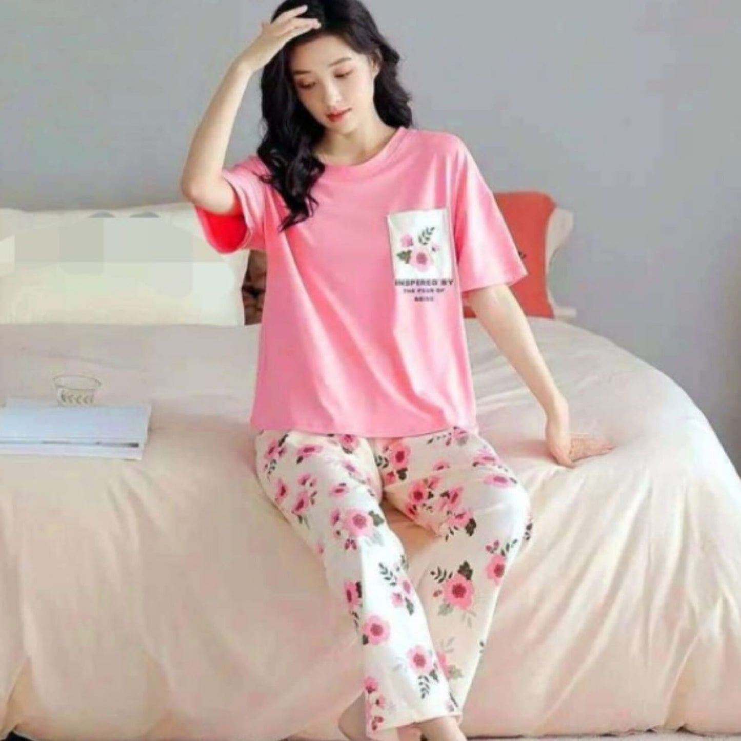 Pink Flower Pocket Print Half Sleeves T-shirt With Flowers Printed Trouser Suit (RX-194)