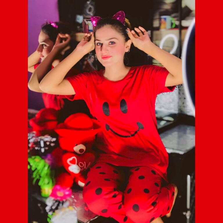 Red Smile with Dotted Style Pajama Half Sleeves Night Suit for her (RX-23)