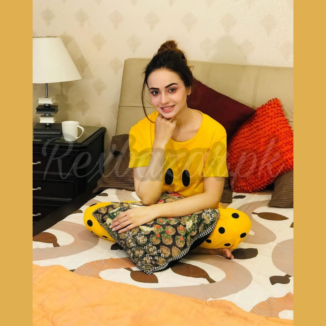 Yellow Smile with Dotted Printed Pajama Half Sleeves Night Suit for her (RX-17)